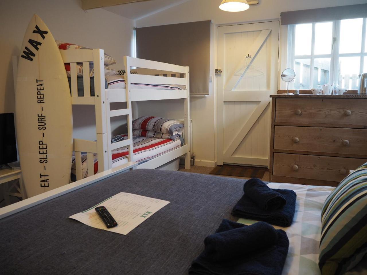 Wax, Watergate Hotel New Quay Екстериор снимка